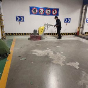指挥中心部分破损地坪修复